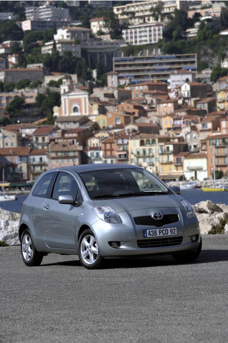  Toyota Yaris 2005 года  (фото 94 из 165)
